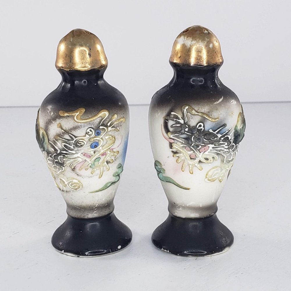 Dragonware Black Salt Pepper Shaker Set Japan Moriage Vintage
